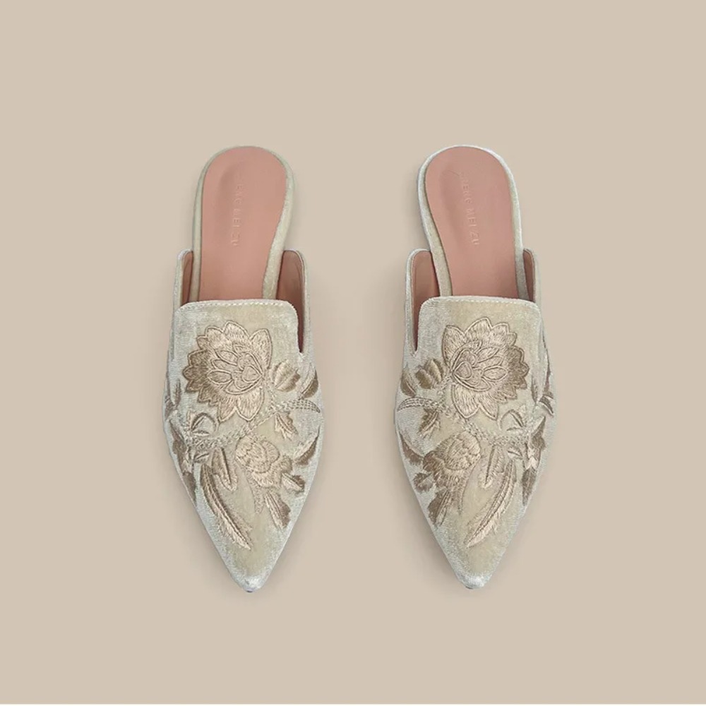 Aksamitne mule z haftowanym kw – Embroidery Flower recenzja i cena
