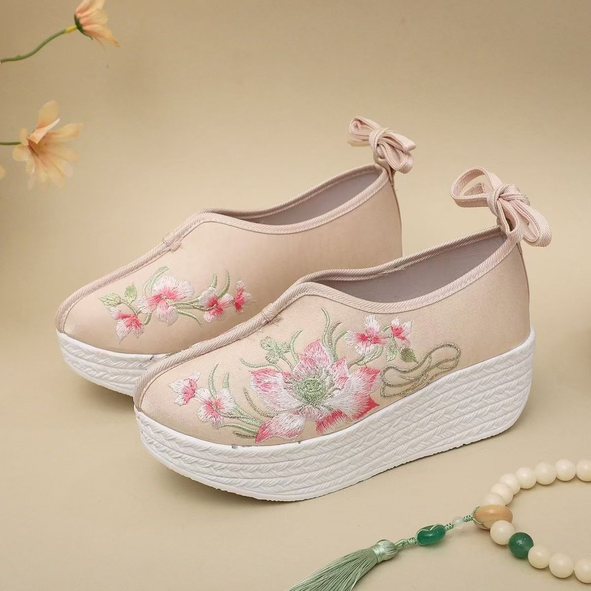 Damskie etniczne buty na kotur – Embroidery Shoes recenzja i cena