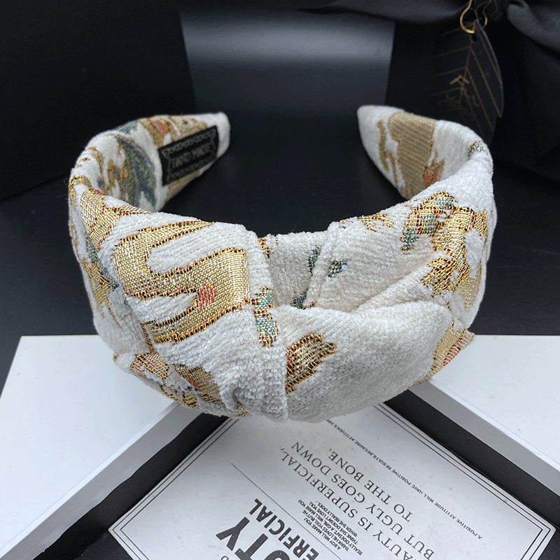 Modna haftowana opaska do włos – Embroidery Hoop recenzja i cena