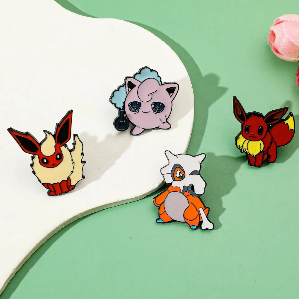 4 szt. Broszki z postaciami z  – Embroidery Wallpaper recenzja i cena